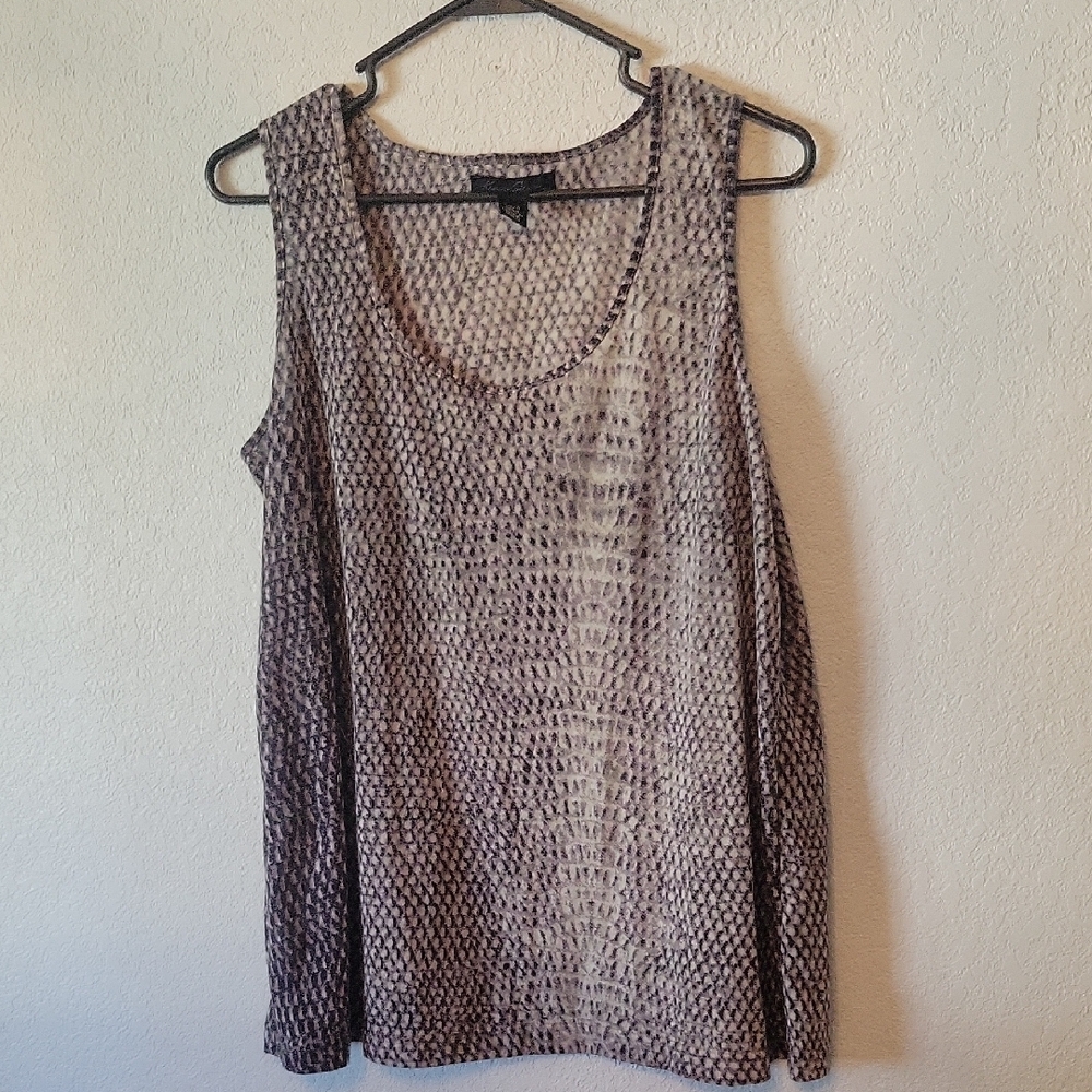 Large Women's Sleeveless Top